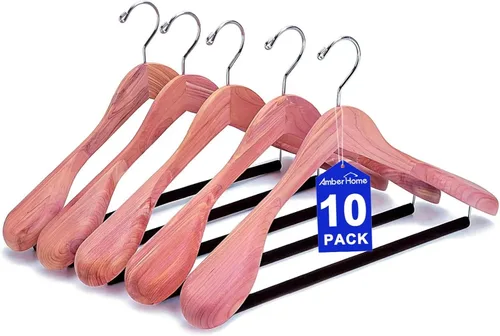 Vista 8 de Amber Home Paquete de 5 perchas de cedro para trajes con hombro extra ancho, perchas de madera para abrigos y chaquetas, perchas de cedro natural