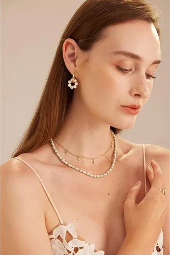 Vista 4 de C.Paravano Collares de perlas para mujer Gargantilla de perlas Collar de cadena chapada en oro de 18 quilates Collares de perlas Collar
