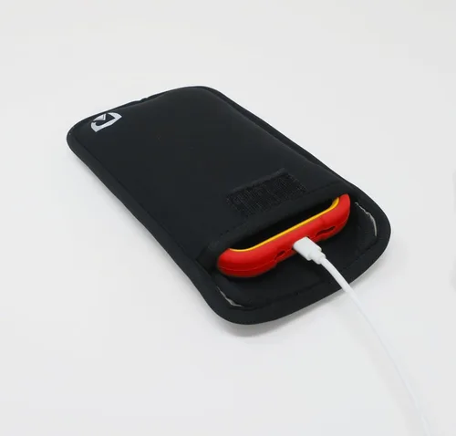 Vista 3 de RadiArmor Funda de bloqueo EMF para teléfono celular, bolsa de bloqueo EMF - Versión XL actualizada para teléfonos inteligentes más grandes