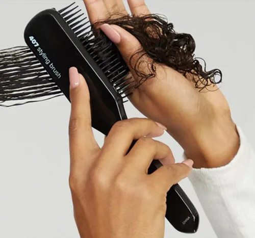 Vista 4 de Paul Mitchell Pro Tools 407 Cepillo de peinado, cepillo de cerdas de nailon que crea una variedad de peinados, para todo tipo de cabello