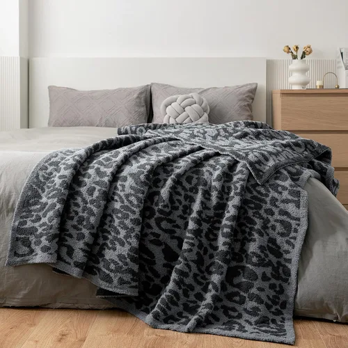 Vista 12 de MH MYLUNE HOME Manta de leopardo ultra suave, color blanco y negro, 50 x 60 pulgadas Reversible Cheetah Print Blanket, Comfy Fluffy Fuzzy Plush