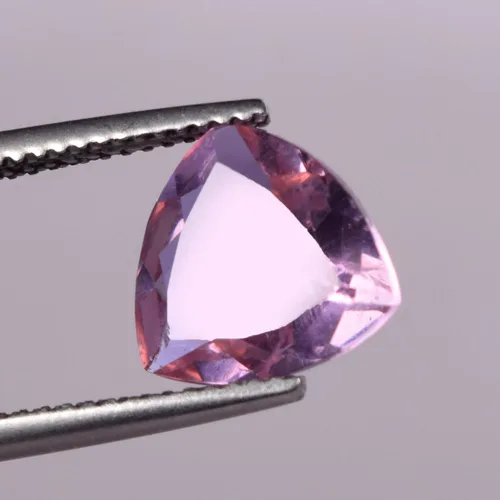 Vista 3 de Gemhub MZE-21 - Amatista brasileña facetada de 2,00 quilates de amatista violeta