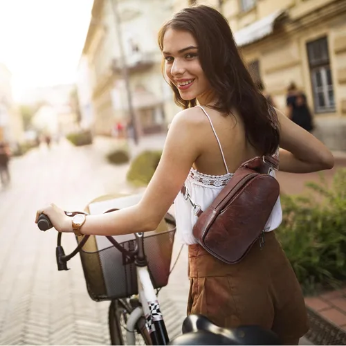 Vista 7 de KFXFENQ Bolso bandolera para mujer, de piel sintética, bolso bandolera pequeña, mochila cruzada multiusos para el pecho, para mujer, ciclismo