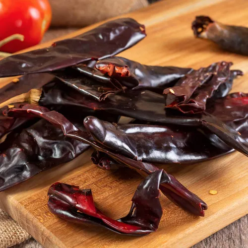 Vista 2 de 4oz Guajillo sin tallo, pimientos secos enteros, chiles descolados Perfecto para salsas Birria, Topo, Enchilada y Salsas Caseras
