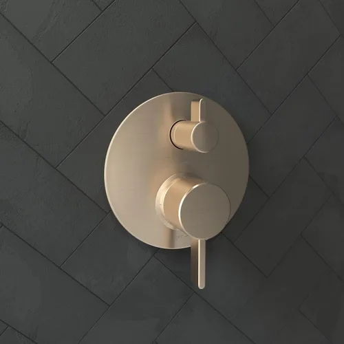 Vista 2 de hansgrohe Ecostat 04447140 - Moderna válvula de ducha con desviador en bronce cepillado