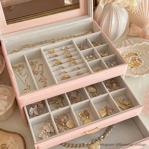Vista 4 de Vlando Joyero para niñas y mujeres, organizador de joyas con tapa de vidrio con 2 cajones para regalos, almacenamiento grande de 3 capas