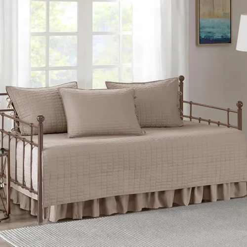 Vista 13 de Comfort Spaces Funda para sofá cama de lujo de doble cara - Acolchado, ropa de cama acogedora para todas las estaciones con falda de cama, fundas a