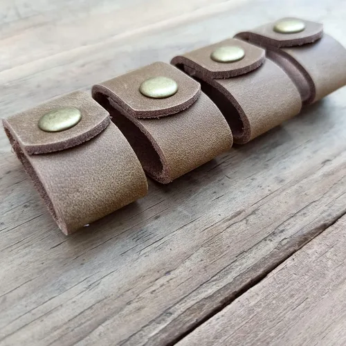 Vista 7 de Paquete de 4 llaveros de cuero para cinturón para hombre y mujer, para mantener tu cinturón extra largo