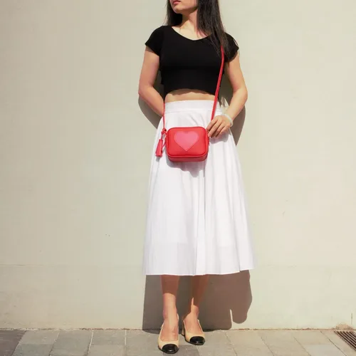 Vista 2 de Regalo para niñas y mujeres, bolso cruzado pequeño de piel sintética espaciosa con borla y correas ajustables, diseño en Italia