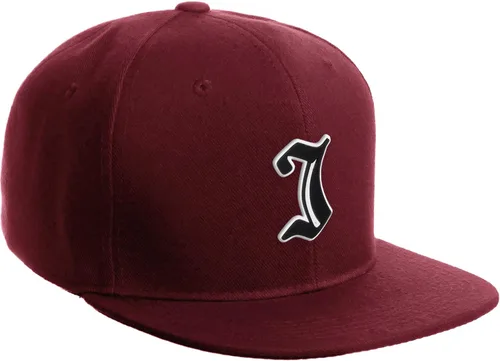 Vista 574 de Daxton Gorra clásica con visera de billete plano con letras del alfabeto inglés antiguo de la A a la Z