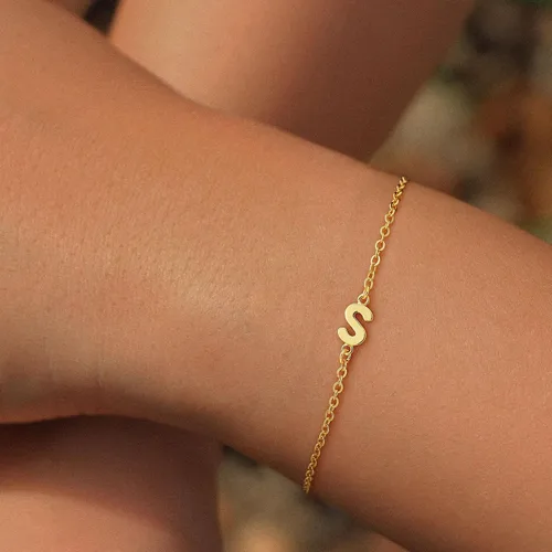 Vista 2 de Turandoss - Pulseras de oro con iniciales para mujeres y niñas - Joyería ideal para regalo - Pulsera chapada en plata u oro de 18 k con letras