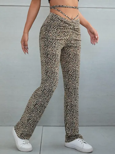 Vista 4 de OYOANGLE Pantalones de yoga de cintura alta para mujer con estampado de leopardo pierna ancha