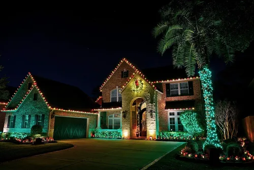 Vista 5 de Bombillas LED C9 de repuesto de color blanco cálido suave (paquete de 25) con forma de vela facetada con forma de vela de grado comercial E17