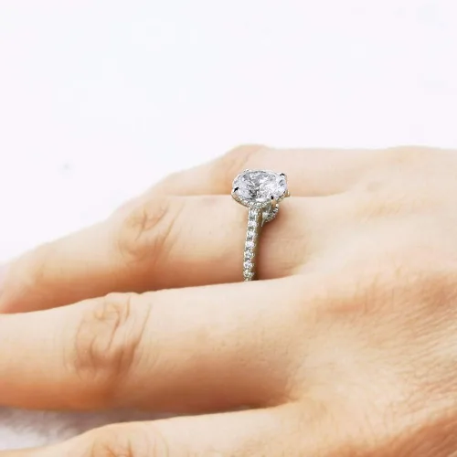 Vista 4 de Bo.Dream Anillo de compromiso de circonita cúbica de corte ovalado de 1,5 ct2 quilates, plata esterlina chapada en rodio