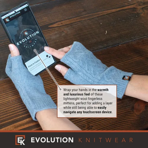 Vista 4 de Evolution Knitwear Guantes de lana de punto trenzado sin dedos, lana merino súper suave, fabricados en los Estados Unidos, talla S