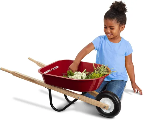 Vista 7 de Radio Flyer Carretilla roja para niños, juguete al aire libre, carrito de jardín para niños, herramienta, equipo de juego de patio para niños