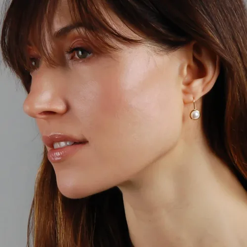 Vista 5 de Humble Chic Aretes colgantes de ópalo o perla para mujer, chapados en oro de 14 quilates o chapados en plata de ley 925, hipoalergénicos, seguros