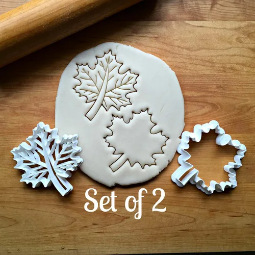 Vista 2 de Sweet Prints Inc Set of 2 Maple Leaf Cookie Cutters - Dishwasher Safe (2")
