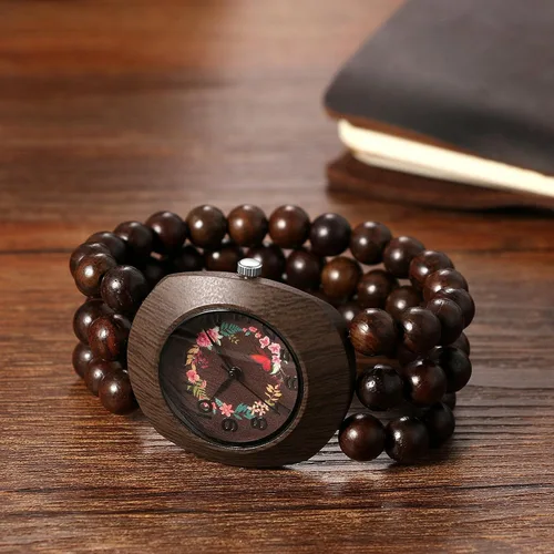 Vista 5 de JewelryWe Reloj elástico de madera bohemio pulsera de madera con cuentas Tonneau hecha a mano, esfera floral con banda elástica, reloj de pulsera