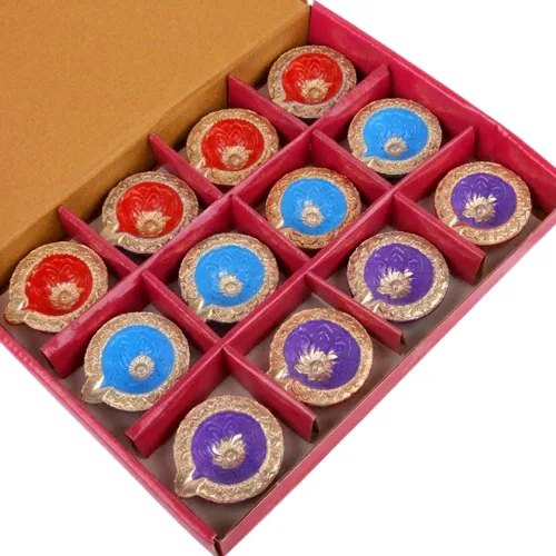 Vista 2 de SATVIK 12 piezas de arcilla multicolor Diya terracota Dia tradicional Puja Vilakku lámpara de aceite natural Mitti Diya luz de té bienvenida Diwali