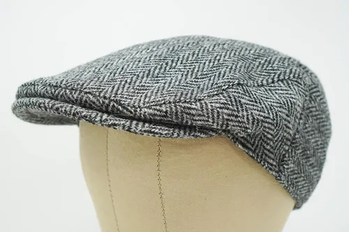 Vista 3 de Borges & Scott Nevis Gorra Plana - 100% Lana Tejida a Mano – Harris Tweed – Resistente al Agua