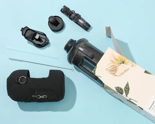 Vista 5 de H2O Capsule - Botella de agua de medio galón con funda de almacenamiento y popote extraíble - Botella grande y reutilizable para bebidas con asa sin