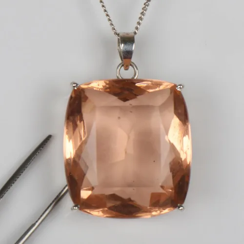 Vista 2 de Laboratorio Creado Cuarzo Rosa 70 Ct Forma de Cojín Sólido 925 Colgante de Plata para Boda