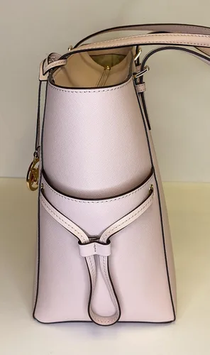 Vista 6 de Michael Kors MICHAEL Michel Kors Gilly - Bolsa de viaje con cordón grande con doble cierre para la muñeca