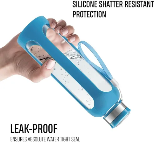 Vista 3 de Botella de agua Swig Savvy, resistente a la rotura, de vidrio de borosilicato, con funda protectora de silicón Sin BPA, duradera y elegante.