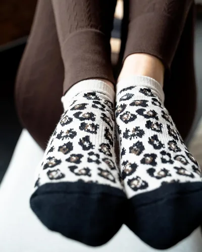 Vista 5 de Calcetines antideslizantes con estampado degradado, deportivo y novedoso para mujer, calcetines de yoga antideslizantes para pilates, barras, ballet