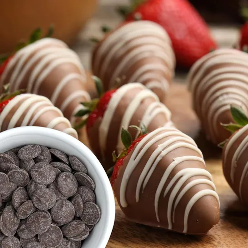 Vista 4 de Obleas de chocolate negro para derretir, bolsa a granel de 2 libras, chocolate, discos de caramelo de chocolate derretido para hornear, sumergir