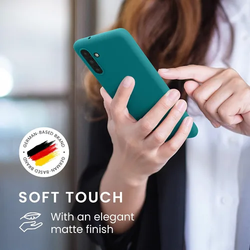 Vista 4 de kwmobile Funda compatible con Samsung Galaxy A13 5G - Funda protectora de silicona TPU suave y delgada - Verde azulado mate