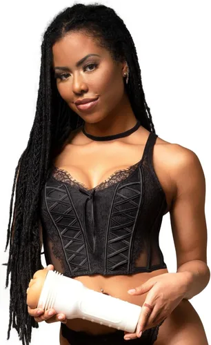 Vista 9 de Fleshlight Chicas Kira Noir Spellbound