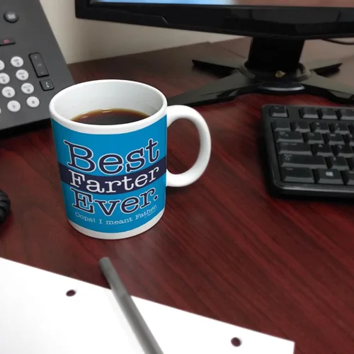 Vista 6 de Regalo de cumpleaños para papá, taza de café/té con la leyenda "Best Farter Ever Oops Mean Father", Azul
