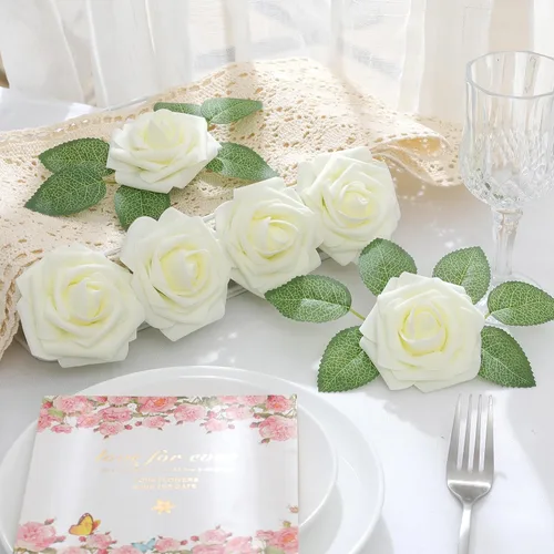 Vista 5 de DerBlue 60 rosas artificiales de aspecto real, rosas artificiales de espuma para decoración de bodas, arreglos, fiestas, decoración del hogar Blanco