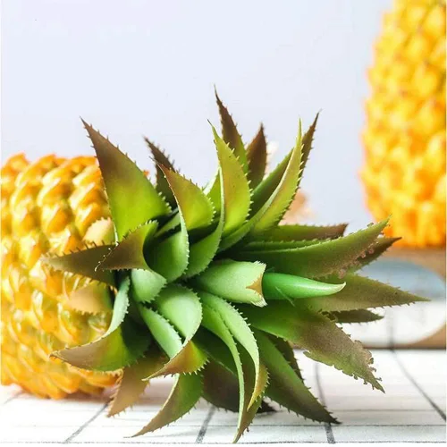 Vista 2 de Yarrkc Adorno de fruta de piña artificial grande de 12 pulgadas, exhibición de piña falsa de alta simulación, frutas, verduras, estudio fotográfico