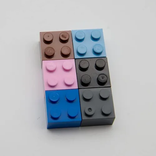 Vista 2 de Bloque de ladrillos clásico a granel, ladrillos marrones 2x2, ladrillos de construcción planos 100 piezas, compatible con piezas y piezas de Lego
