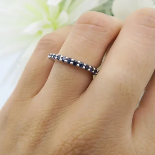 Vista 3 de Dazzlingrock Collection Anillo de boda apilable de oro de 14 quilates con zafiro azul redondo de 1,00 quilates (quilates)