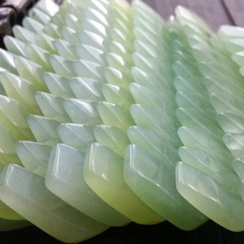 Vista 3 de 4 unids verde naturaleza jade piedra masaje peine tradicional natural jade masajeador de acupuntura terapia de cabeza tratamiento de punto gatillo