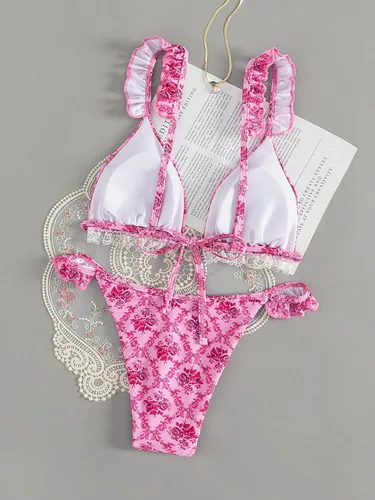Vista 2 de MakeMeChic Conjunto de bikini de 2 piezas con estampado floral para mujer, con ribete de volantes, triángulo, corte alto, traje de baño