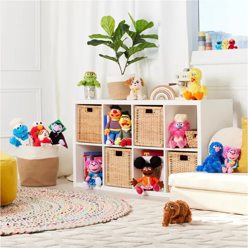 Vista 9 de GUND Sesame Street - Peluche oficial de Gabrielle, muñeca de felpa prémium para edades de 1 año en adelante, 13 pulgadas