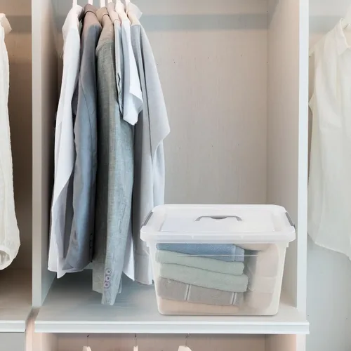 Vista 9 de Paquete de 6 cajas de plástico transparente con tapas, 10 L Diseño transparente, apilable y portátil, ideal para ropa, documentos y pequeños