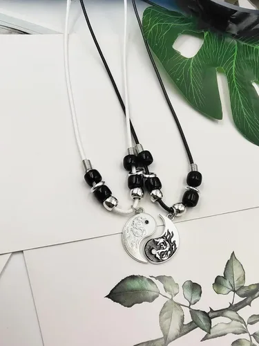 Vista 5 de INENIMARTJ Juego de 4 collares de pulsera de dragón a juego de Yin Yang para mujeres y hombres, pulsera de pareja de Yin Yang collares con colgante