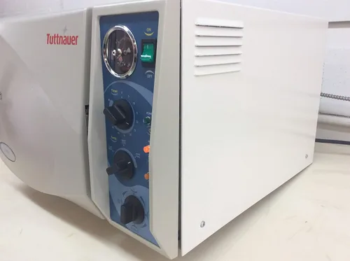 Vista 2 de Tuttnauer Autoclave manual 2340M