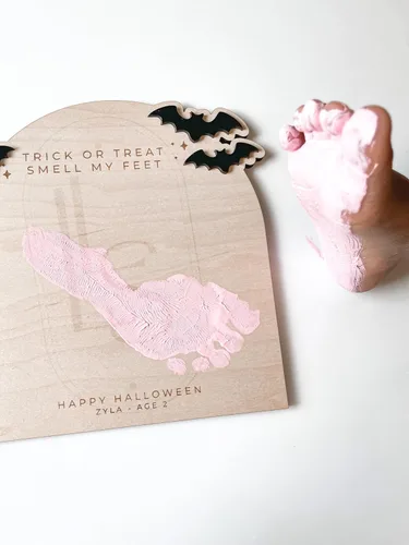 Vista 6 de Arte de huella de Halloween personalizado, primer recuerdo de Halloween del bebé, regalo para mamá, manualidades de Halloween para niños, letrero