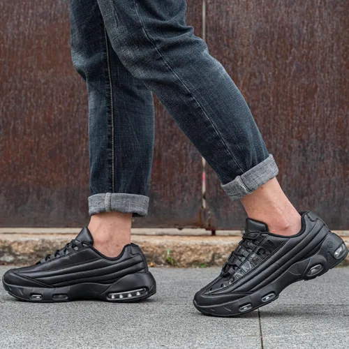 Vista 2 de LARNMERN Zapatos de trabajo antideslizantes para hombre, zapatos deportivos con amortiguación de aire, zapatos para restaurante Trabajo, casual