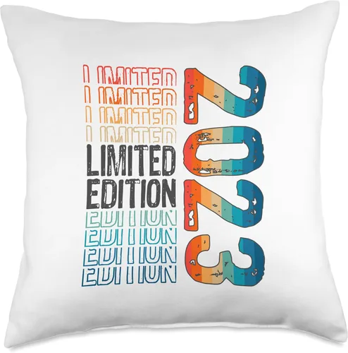 Vista 4 de Limited Edition Vintage 2023 Retro Birthday Throw Pillow