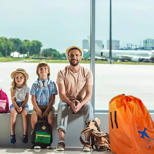 Vista 5 de Bolsa de viaje para asiento de automóvil y portaequipajes para puerta con bolsa de viaje, naranja brillante con letras azules para aeropuerto