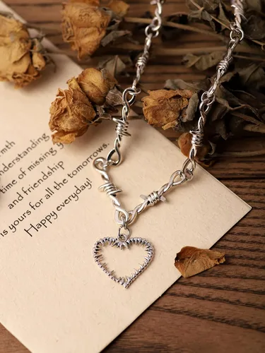 Vista 6 de Sacina Collar de corazón gótico, gargantilla de corazón, joyería gótica, regalo de joyería de San Valentín para mujer