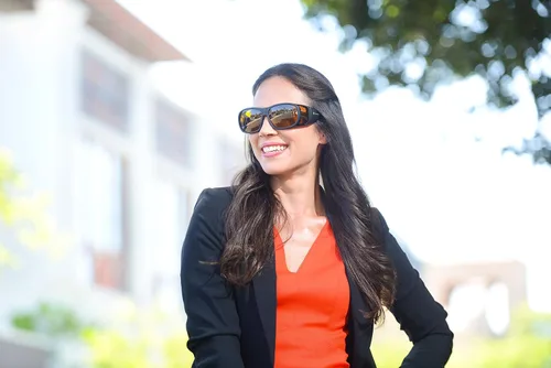Vista 7 de Eagle Eyes Gafas de sol polarizadas Fiton elegantes, protección contra rayos UVA, UVB y azul de bloqueo de la luz